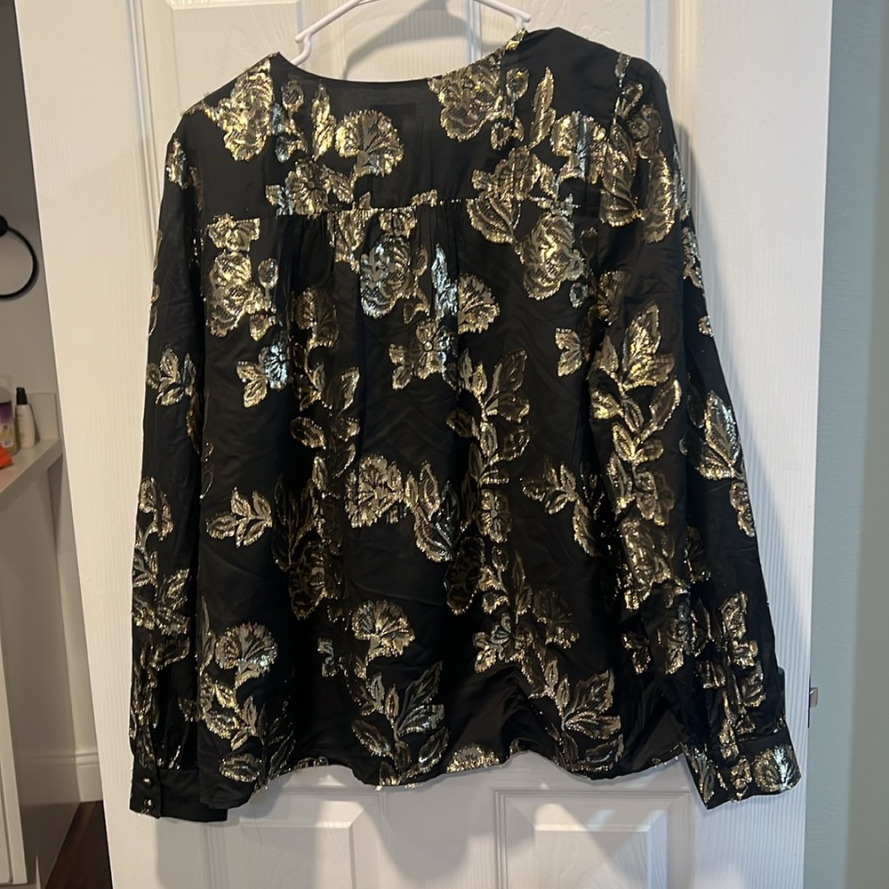 Ann Taylor Black and Gold blouse. NEW with tags. Large - Picture 4 of 6